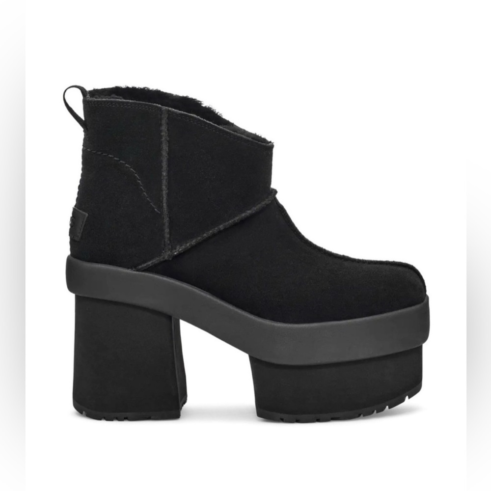 NWT UGG Mini New Heights Platform Boots Black Women’s Size 9
